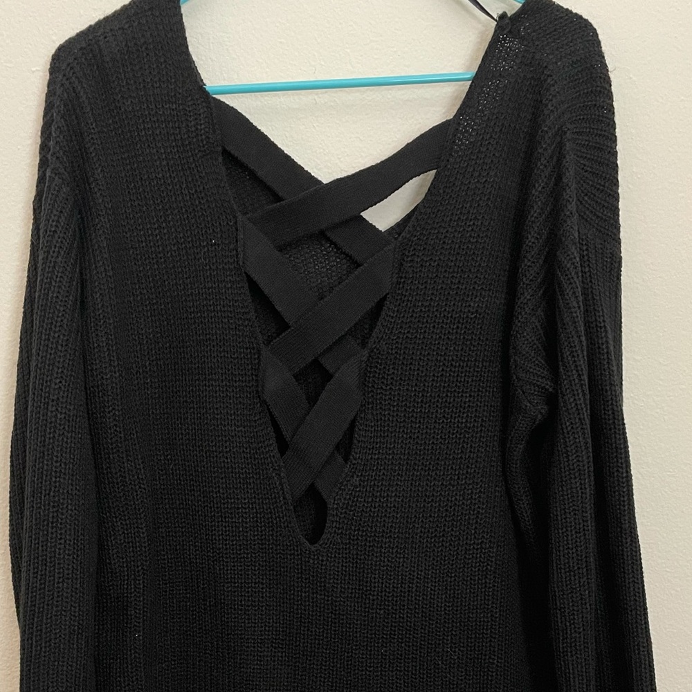 Long sleeve black sweatshirt